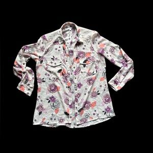 ✨Candie’s White floral long sleeve button up shirt with pink and purple flowers✨